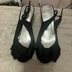 Le chateau kitten heel sling backs